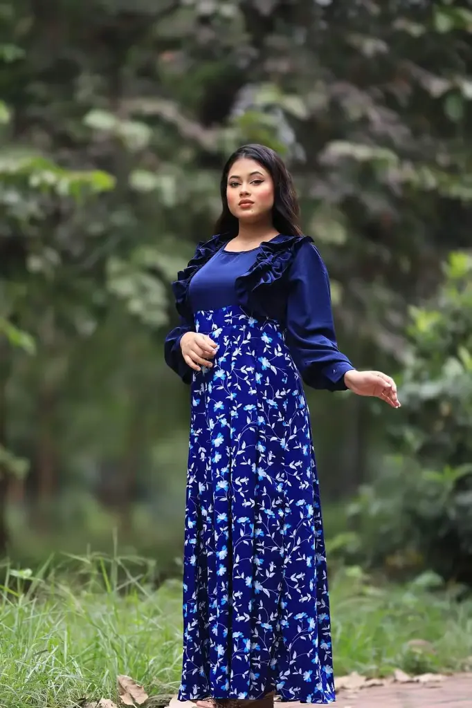 সিল্ক থ্রি পিস  বডি ইন্ডিয়ান মসলিন সিল্ক আনস্টিচড বডি ৬০ পর্যন্ত, লং ৪৫ ওড়না রেওন সিল্ক সালোয়ার ইন্ডিয়ান সফট বাটার