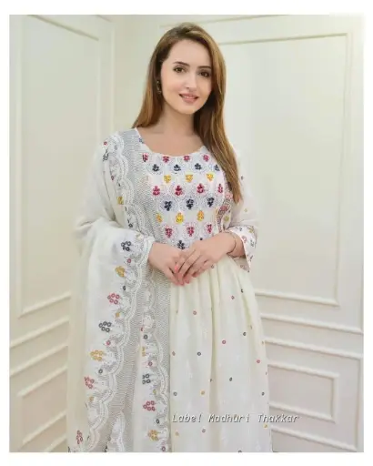 Three Piece Gown  লাক্সারি গ্রাউন থ্রি পিস বডি ৪০.৪২.৪৪ জামার বুকে সাইডে এমবোডি কাজ করা + রাবার পিন্ড করা জামা কটন ওড়না কটন সেলয়ার লিলেন