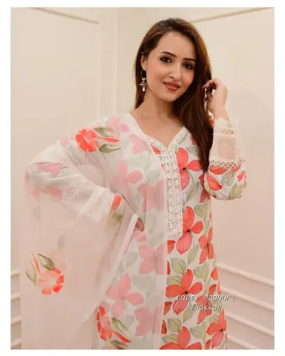 Three Piece  Diamonded print gown dress three pieces Fabric-top..waitless jorjet Selwer-sus India lilan Dupatta- Sami pure Size :free 42 Long:50 Gher: 120 Video Available